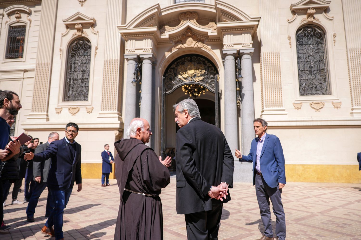 Fernández recorrió obras en la sede de la exBiblioteca Nacional
