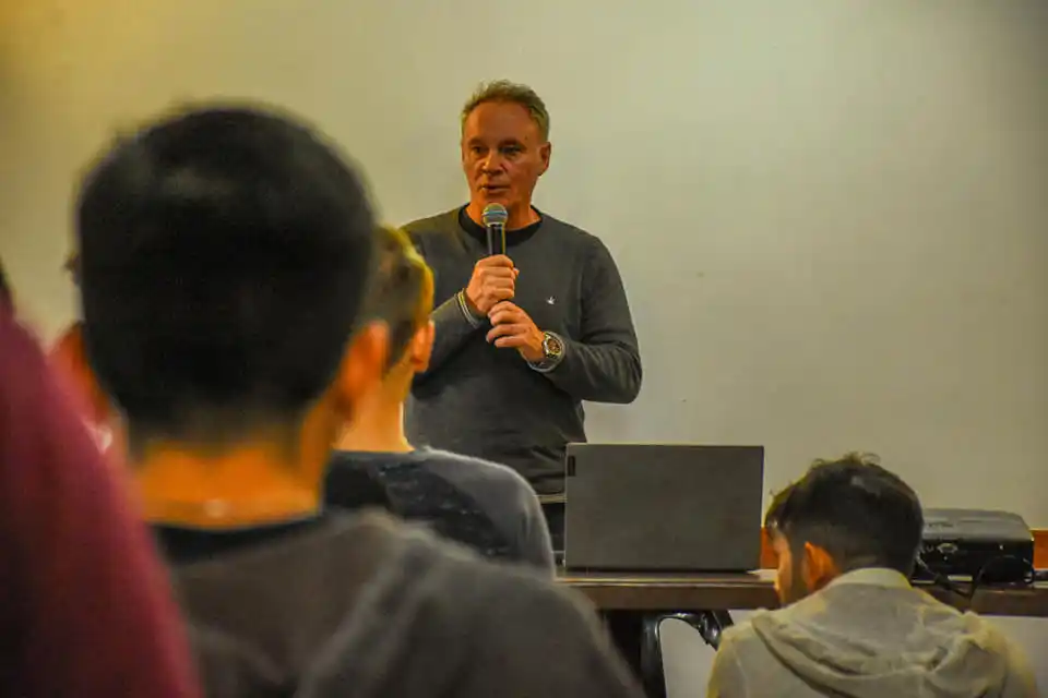 Schneider se postula para presidir la UCR Entre Ríos