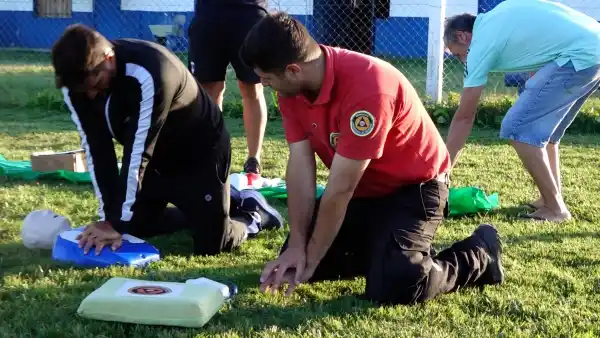 Charla sobre primeros auxilios y RCP para integrantes del club Tiro Federal