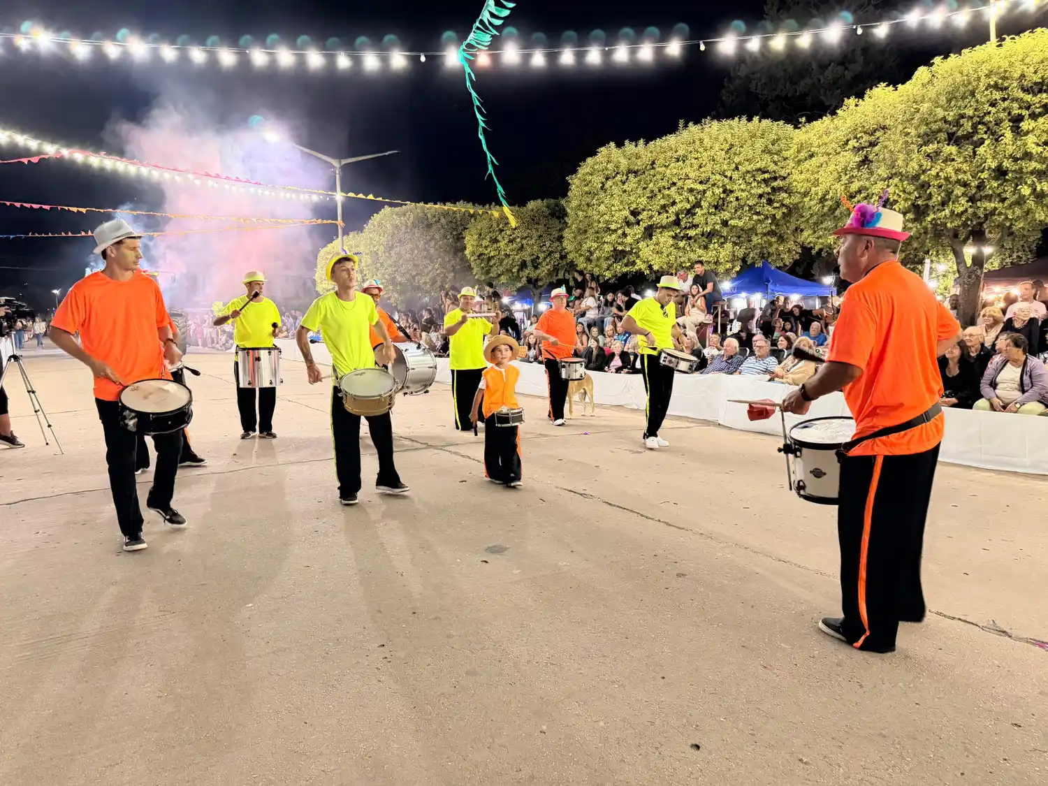 Colorida fiesta en Chovet.