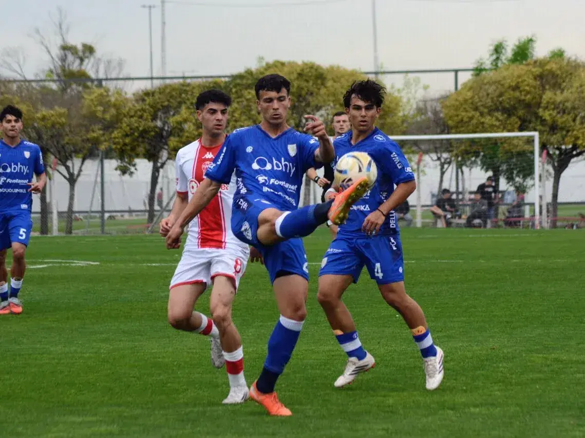 La Crema cayó 1 a 0 en su visita a Huracán por el torneo Proyección.Foto : AR