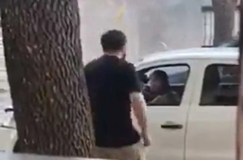 Feroz ataque a una joven en Fray Luis Beltrán: le pateó la puerta, la amenazó y la insultó por chocarle el auto nuevo