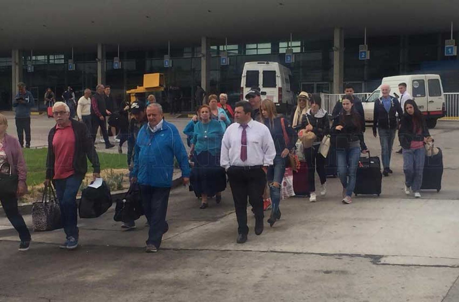 La terminal de ómnibus continúa bloqueada por quinto día consecutivo