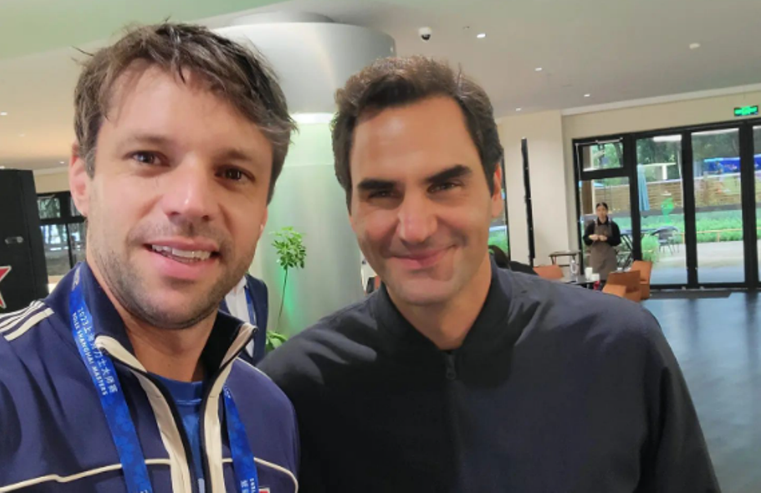 Zeballos es finalista en Shanghai y lo celebró con una foto junto a Federer