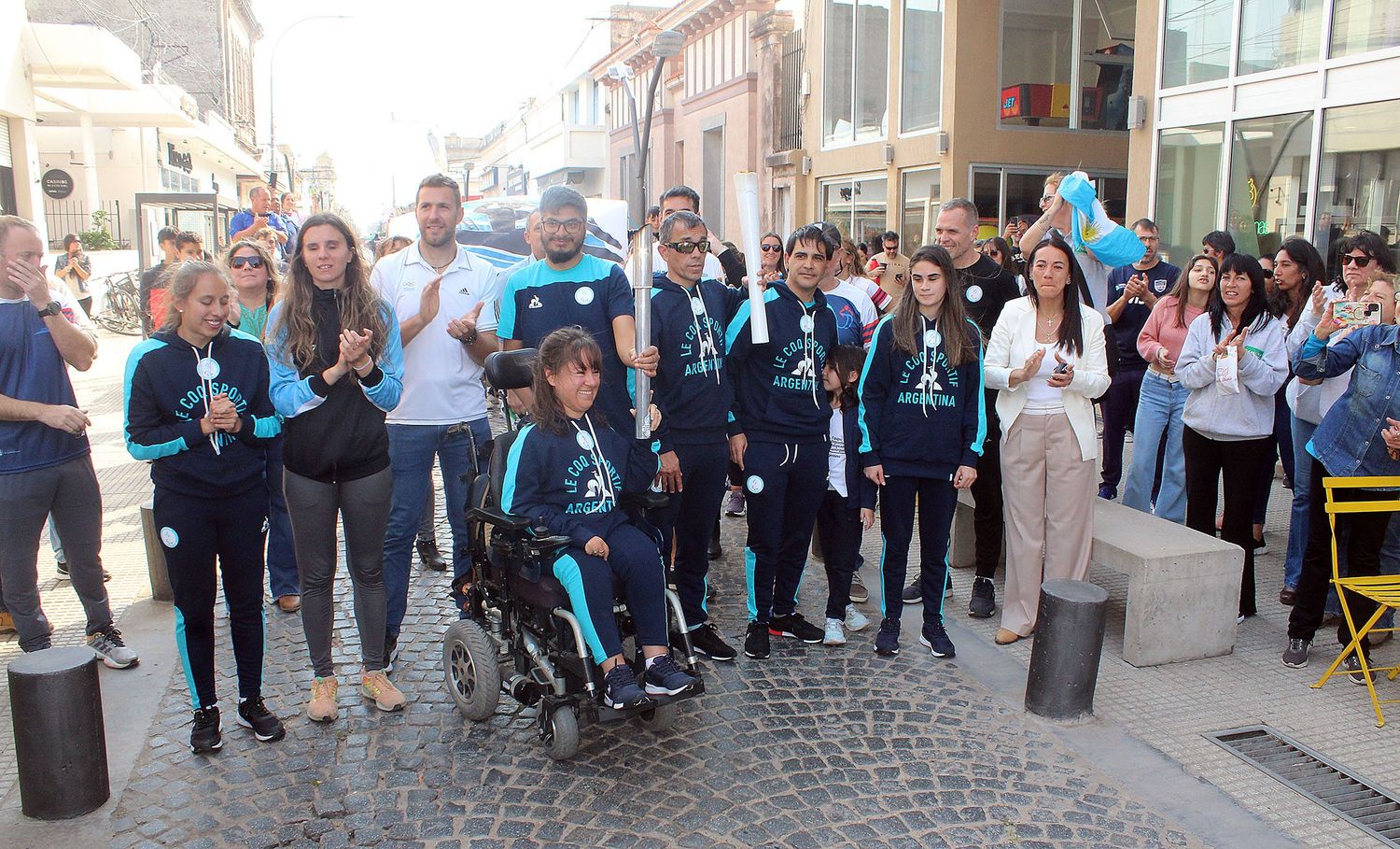 Los deportistas fueron acompañados por un numeroso público.