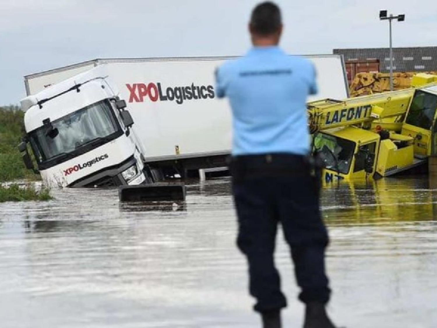 Nueve personas murieron ahogadas por fuertes oleajes en el sur de Francia