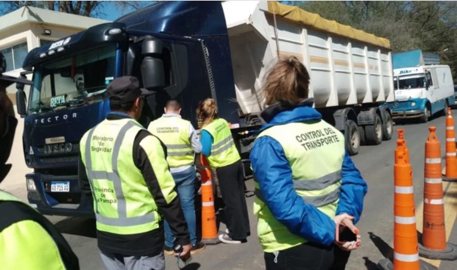 La Pampa: transportaba cargas peligrosas, le hicieron un test de alcoholemia y dio positivo