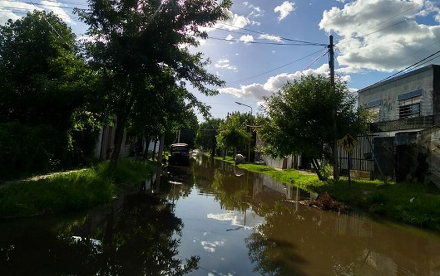 El río volvió a subir y complica la situación de las familias evacuadas