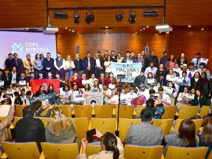 La Copa Robótica coronó al colegio Domingo Savio y definió representantes para la fase nacional