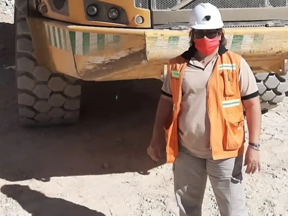 Marta Ahumada pasó de ser docente en Huaco a operadora de perforadora y símbolo de la minería sanjuanina. Foto: Gentileza