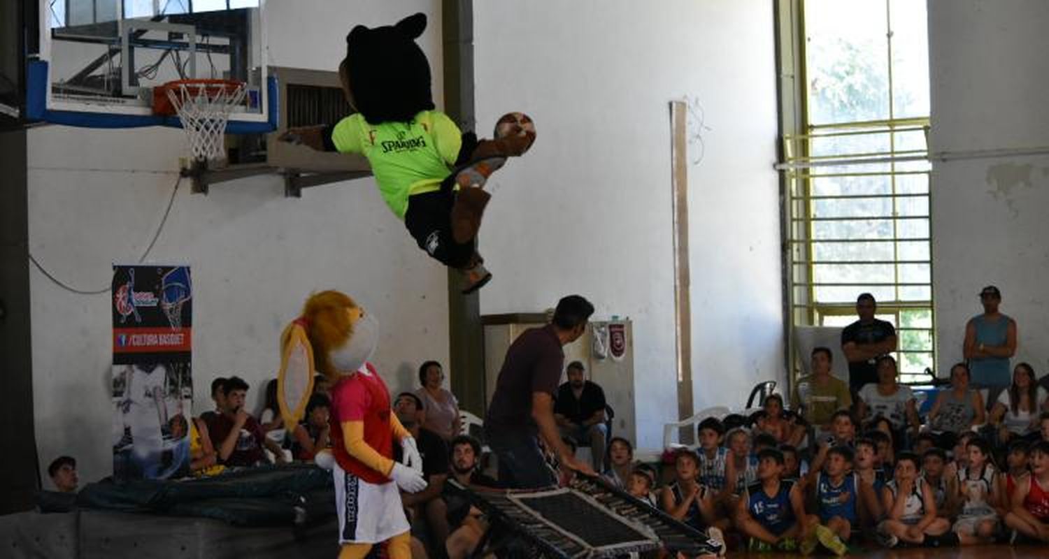 Más de 400 chicos disfrutaron del Encuentro Nacional de Mini en Náutico