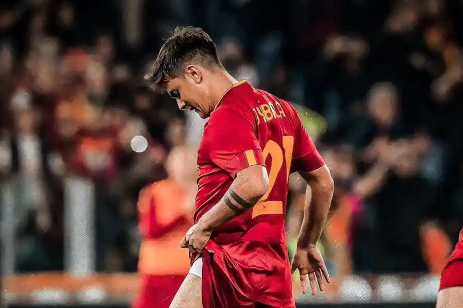 Dybala sufrió un desgarro en le bíceps femoral y su presencia en Qatar 2022 peligra