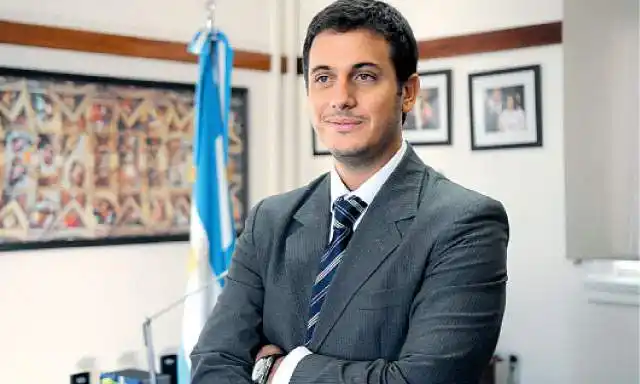 Julián Álvarez pidió la renuncia de Bullrich tras la brutal represión frente al Congreso.