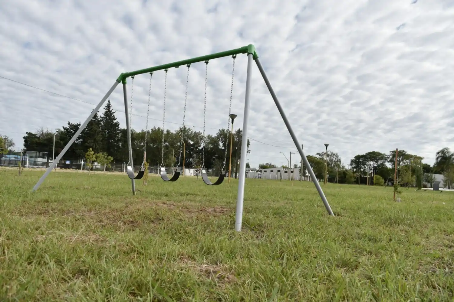 Una niña, un pedido y una plaza que hoy invita a jugar.