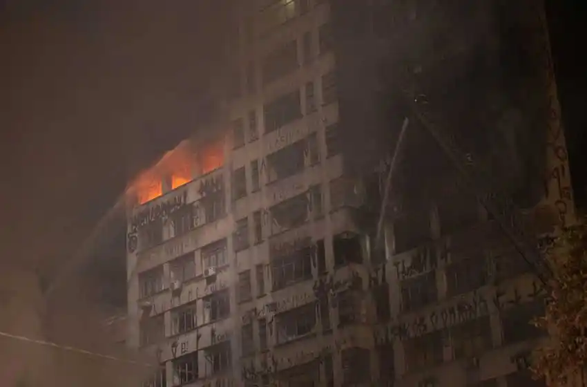 Brasil: trágico incendio y colapso de edificios en San Pablo