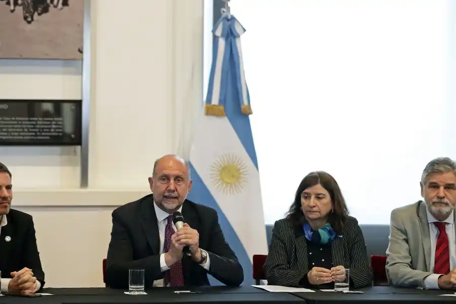 Perotti participó del lanzamiento de la Licitación para el nuevo edificio del Instituto de Lactología Industrial de Santa Fe