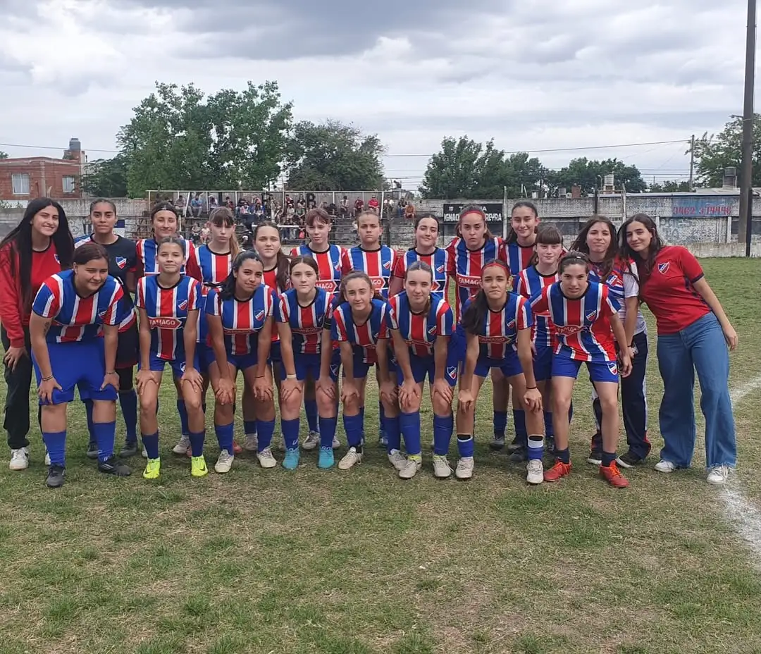 Las Tricolores se quedaron con el clásico ante Centenario y se volverán a cruzar en semifinales.