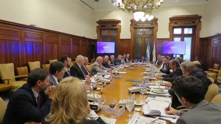 Pide la UIA dar marcha atrás con parte de la Reforma Fiscal