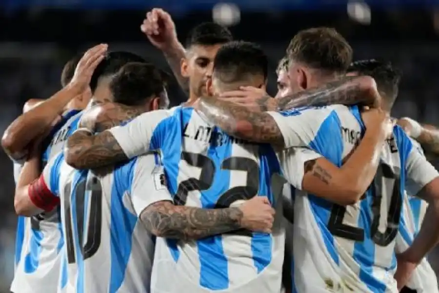 Argentina tiene un difícil exámen ante Paraguay 