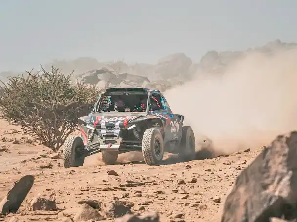 Cavigliasso, con su Taurus T3 Max, en el desierto de Arabia Saudita.