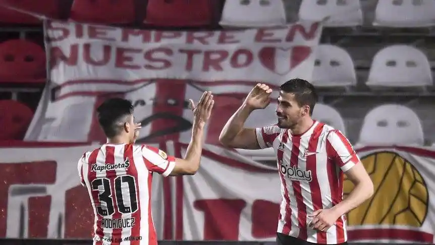 Estudiantes busca meterse en la Libertadores ante Vélez