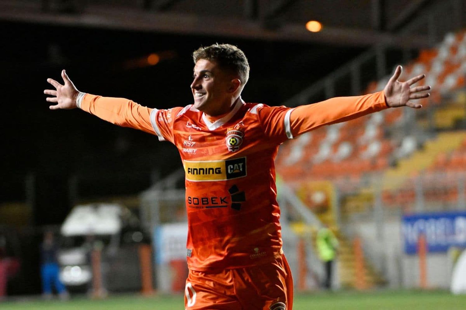 Borgnino festejando un gol con Cobreloa