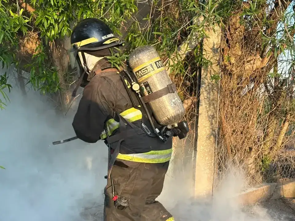 Principio de incendio eléctrico en el Parque Industrial de Rafaela movilizó a Bomberos y a la EPE - 1