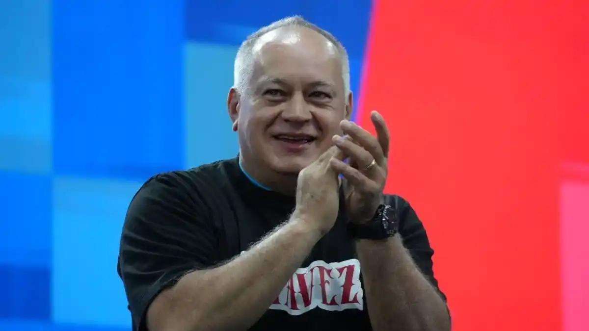 Diosdado asegura que los ALCALDES Y GOBERNADORES son los primeros en entorpecer los PROYECTOS COMUNALES