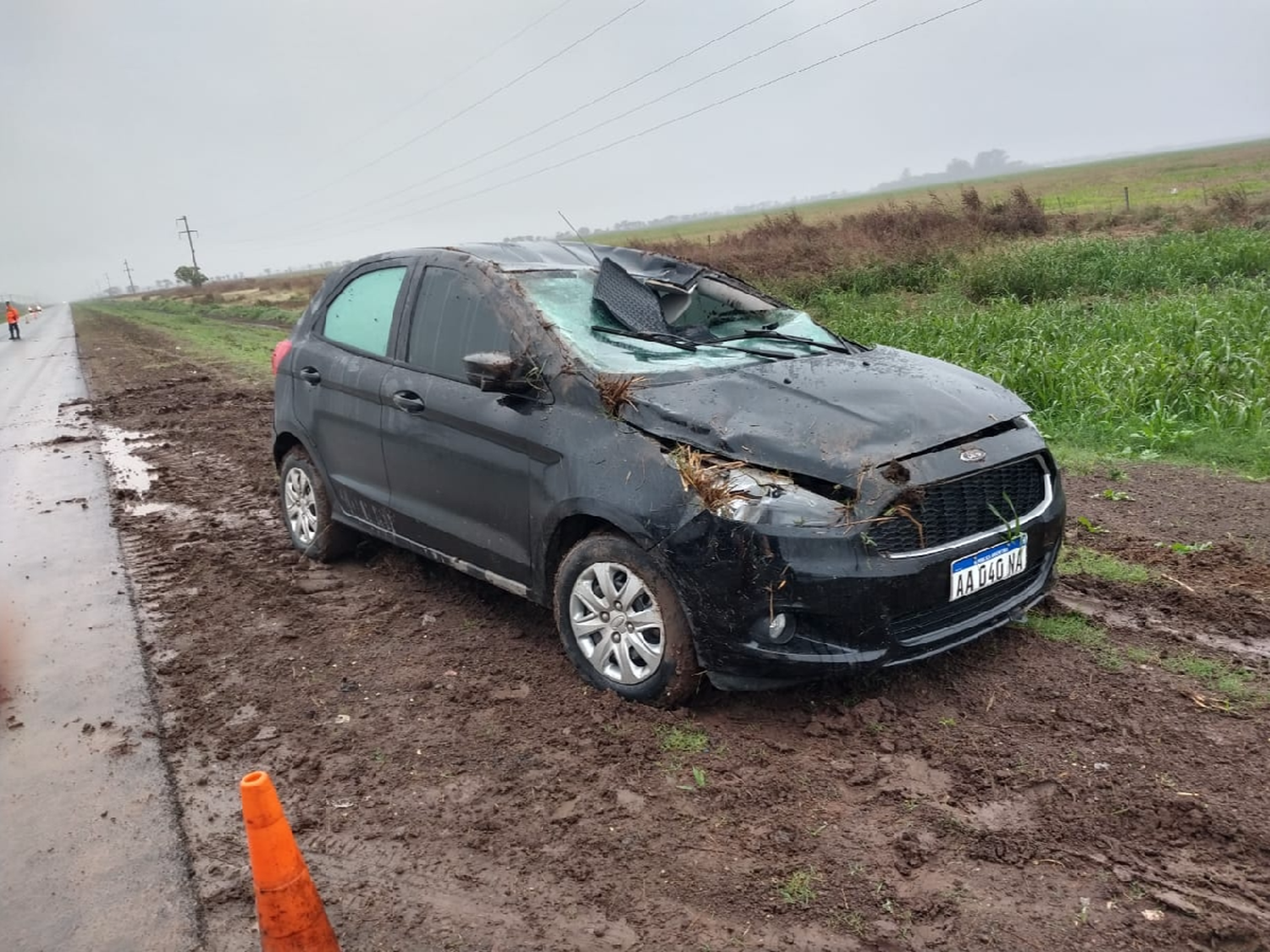 Abogada herida al volcar su automóvil en la ruta provincial 1