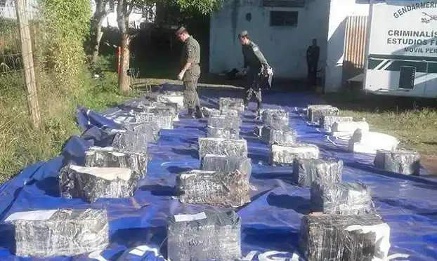 Detuvieron a tres paraguayos con más de mil paquetes de marihuana