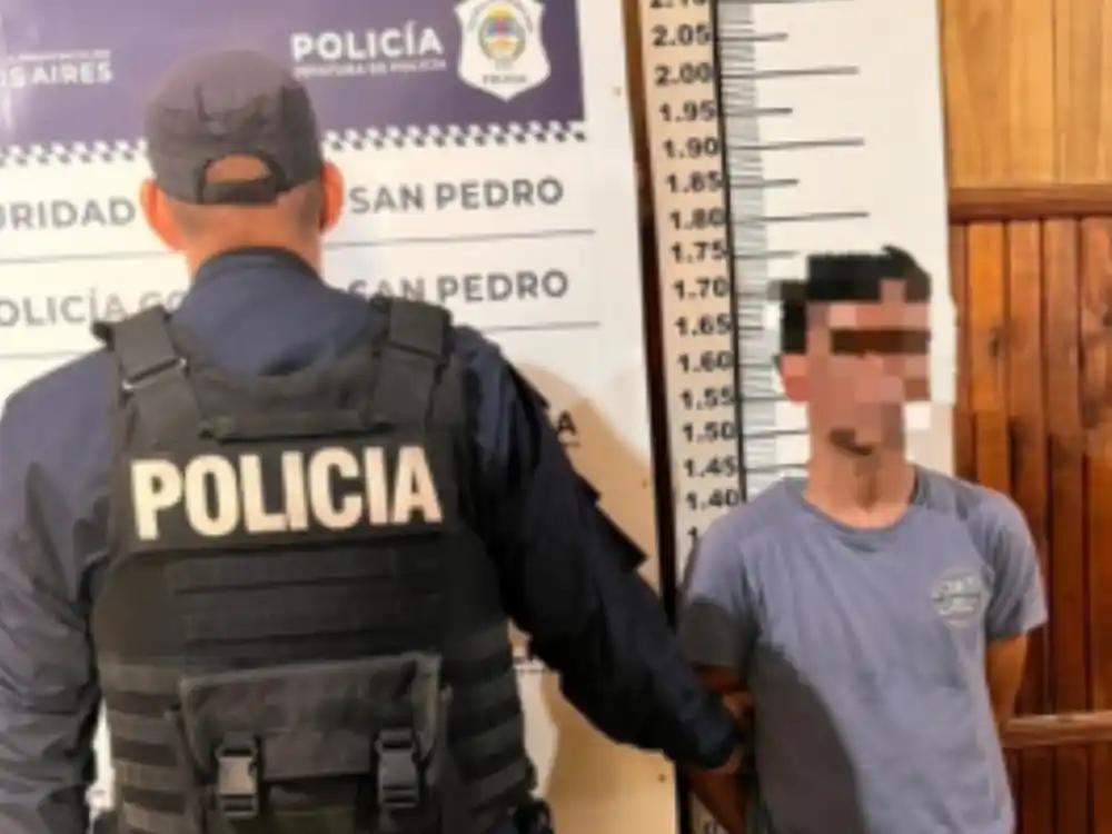 El muchacho fue aprehendido y trasladado a la Comisaría.