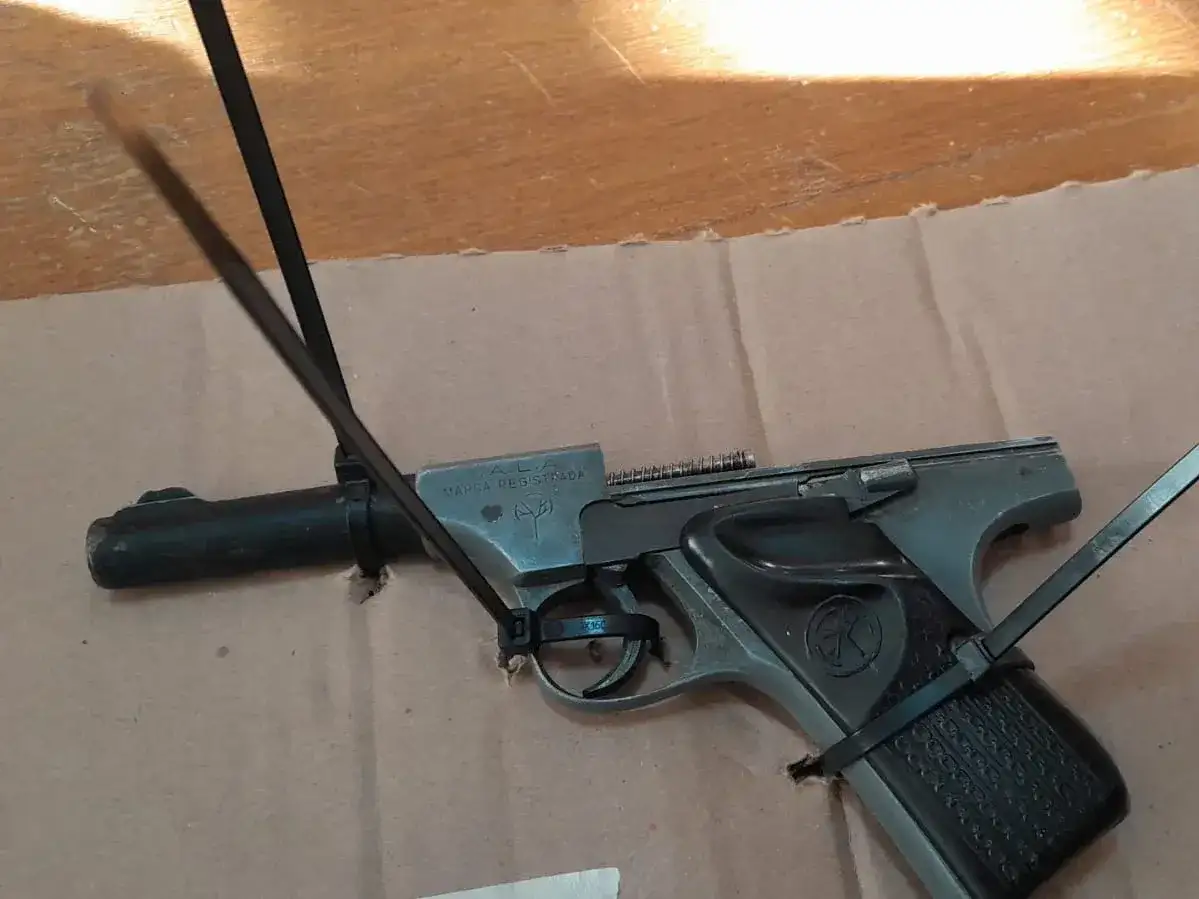 El arma incautada por la policía.