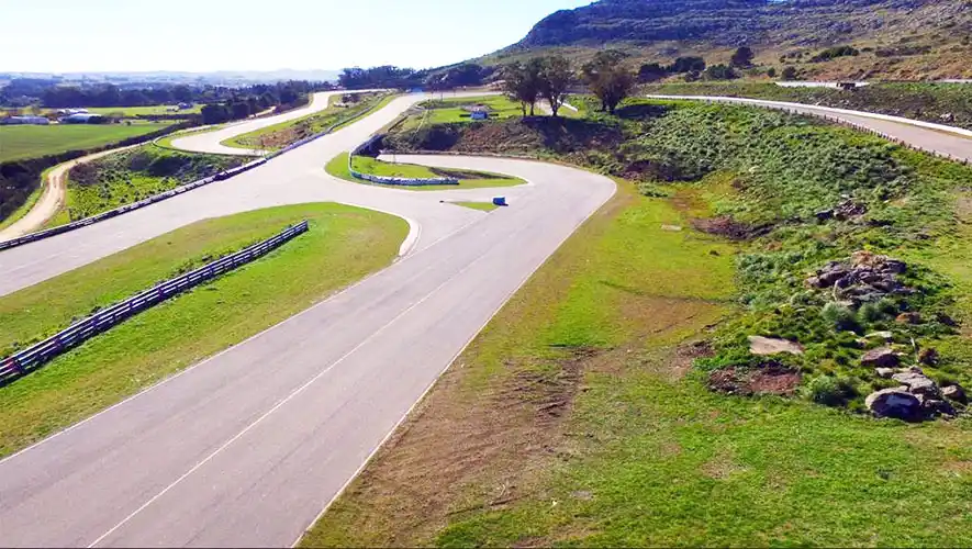 Siguen los trabajos en el Juan M.Fangio, de Balcarce