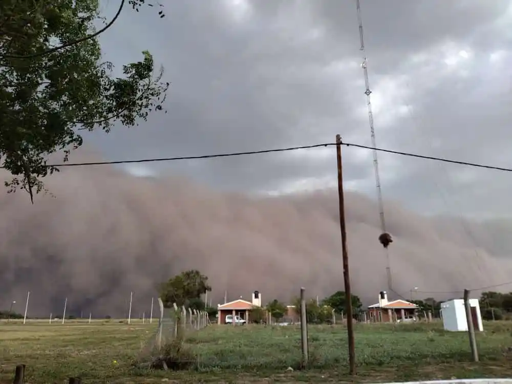 Impresionantes imágenes de la tormenta de tierra en el Chaco