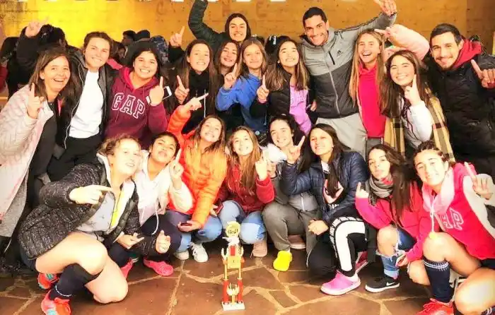 El hockey social se vistió de dorado