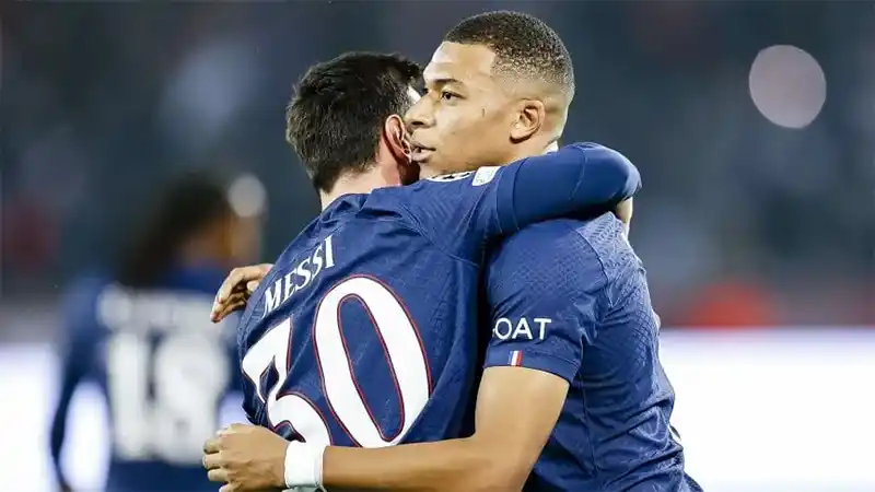 Mbappé defendió a Messi: "No tuvo el respeto que merecía en Francia"