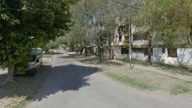 Le balearon la casa y la intimidaron para que la abandone