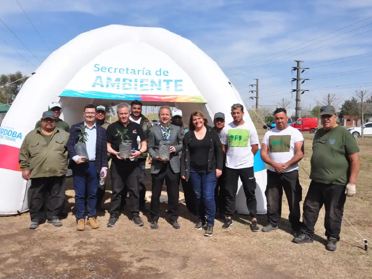 Se plantaron mil algarrobos  en el Parque Industrial