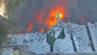 Trabajan 25 dotaciones de bomberos provenientes de distintos cuarteles de la región.