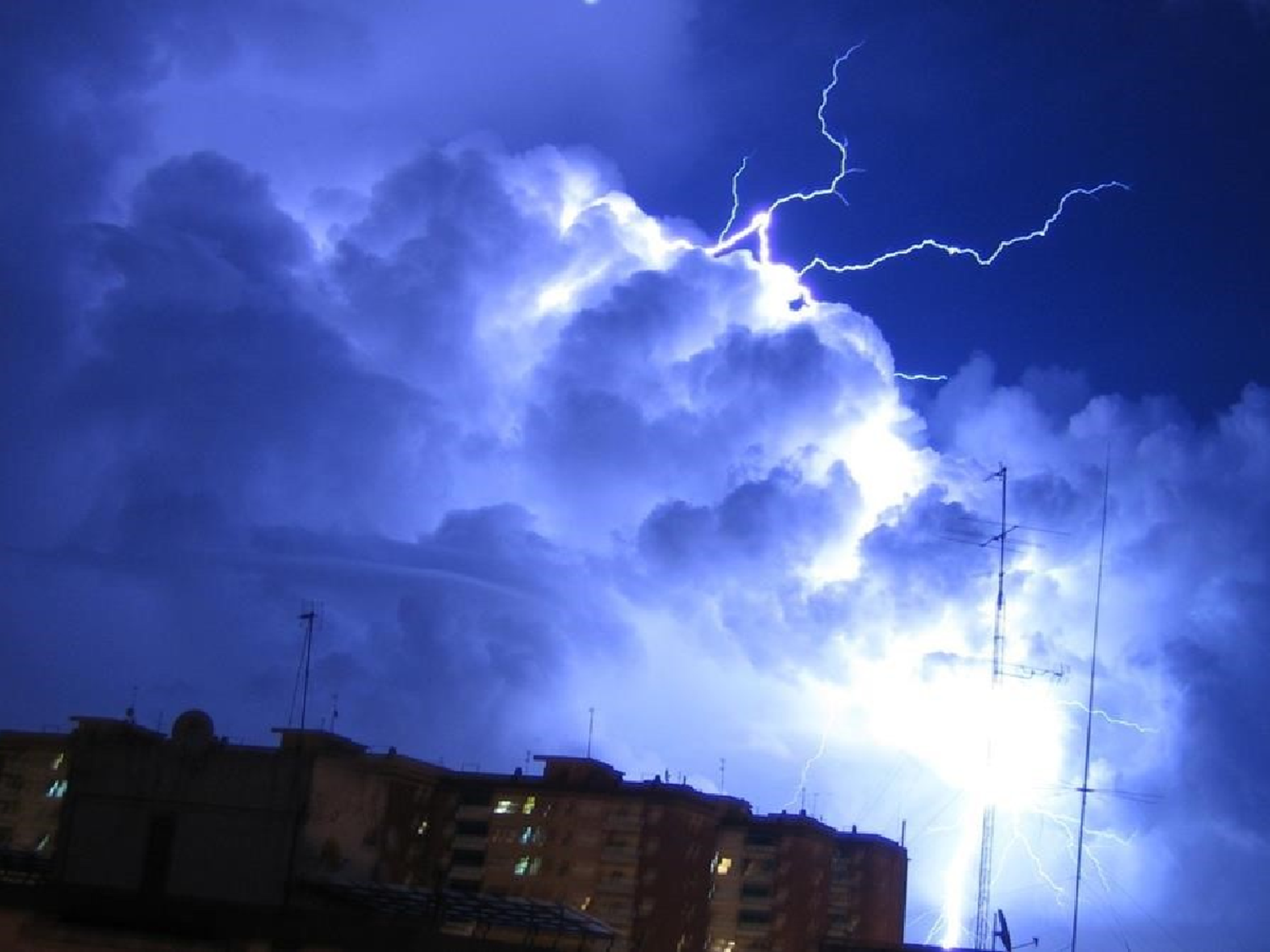 Alertan por tormentas y caída de granizo