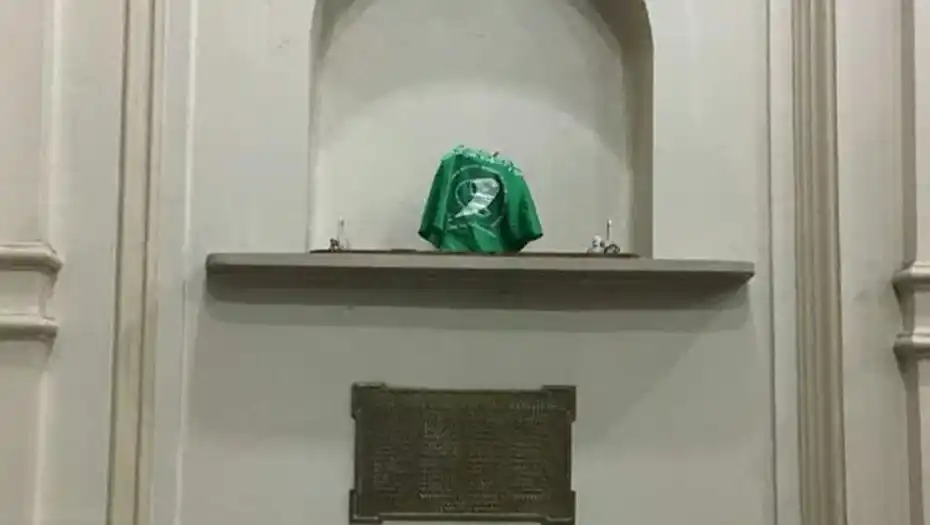 Colegio Carlos Pellegrini: un pañuelo verde donde antes estaba la Virgen