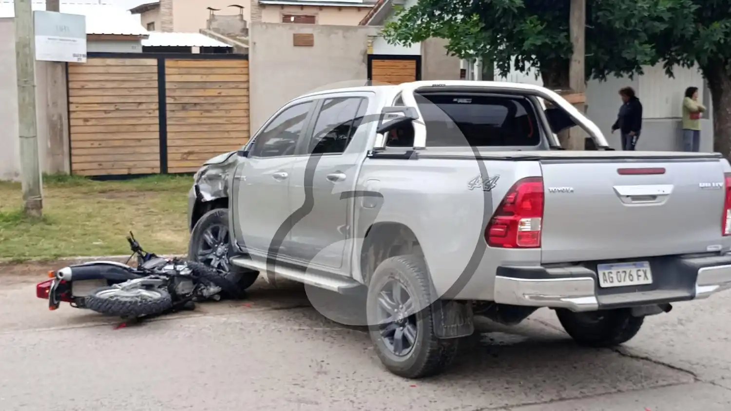 choque camioneta moto