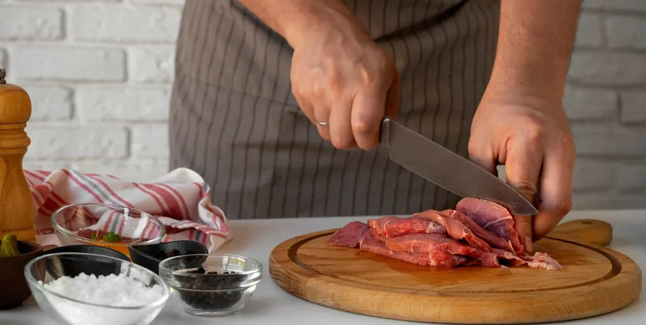 ¡A tener en cuenta! Seis errores comunes en la cocina que pueden provocar intoxicaciones alimentarias