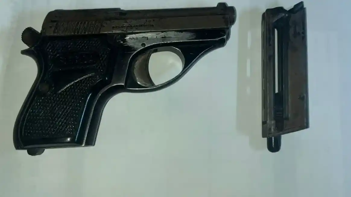Detuvieron a un adolescente de 15 años con un arma cargada en Santa Fe
