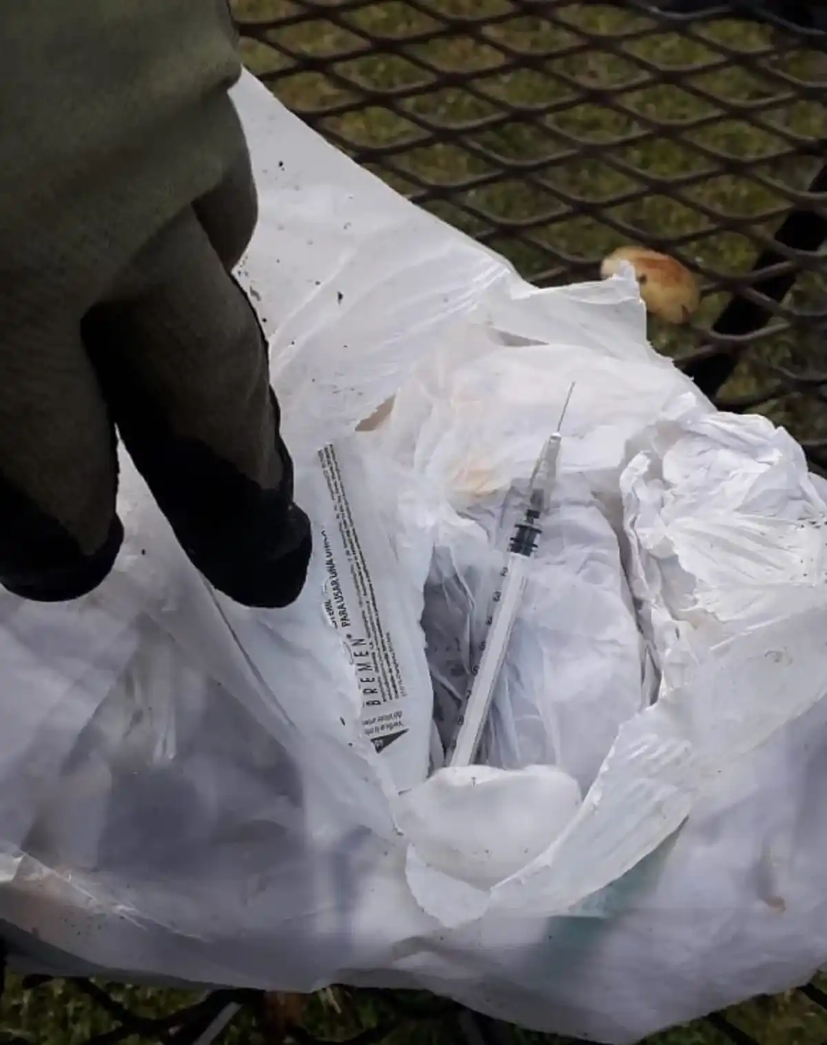 Accidente evitable: una jeringa mal desechada hirió a un trabajador municipal de Morteros