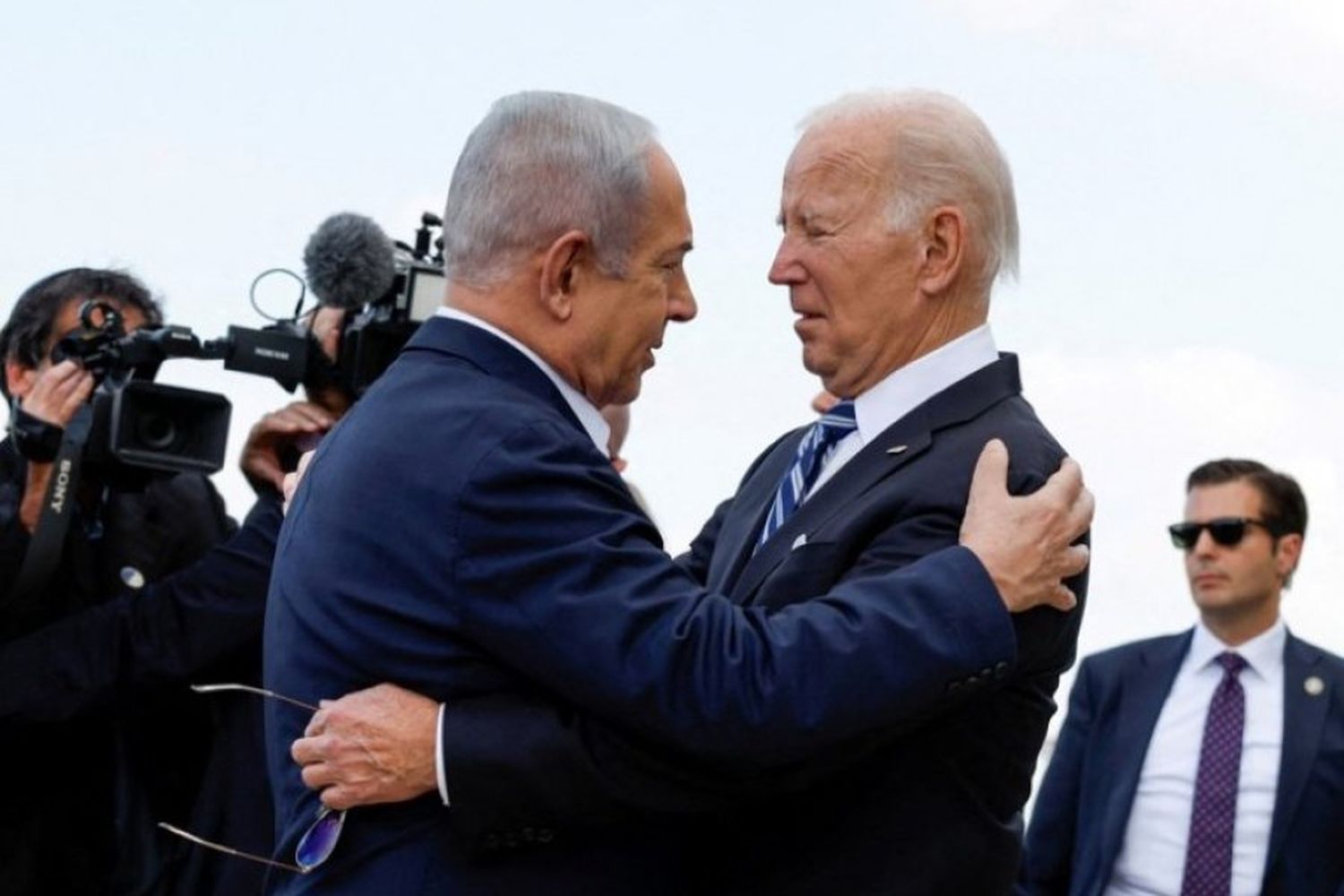 Biden llegó a Israel en el momento de mayor tensión tras el ataque contra un hospital de Gaza