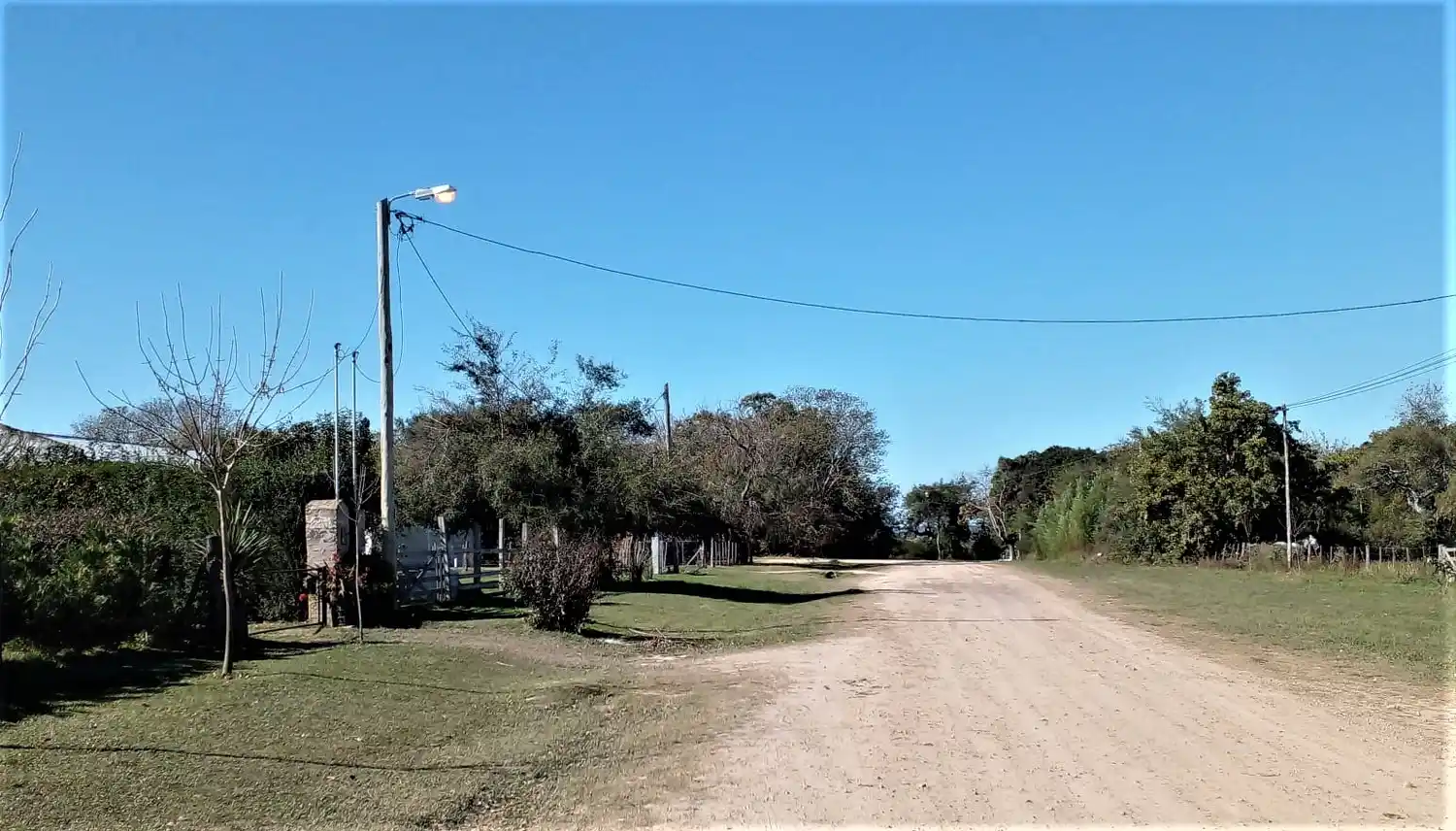 Vuelta de Obligado: colocaron cinco luminarias nuevas tras las reuniones por inseguridad