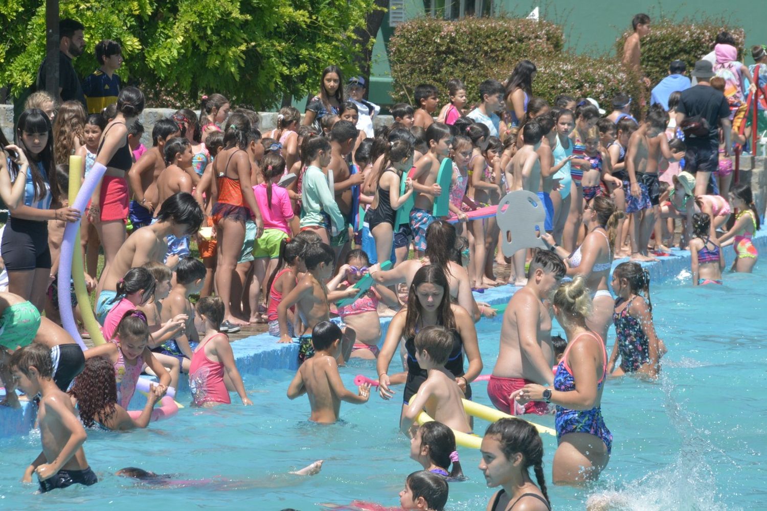 Más de 1.400 chicos participan en el primer contingente de la Colonia Municipal