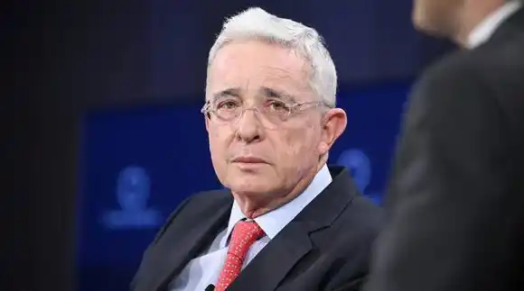 Álvaro Uribe Vélez ¡A JUICIO! Contamos qué lo llevó a ser juzgado