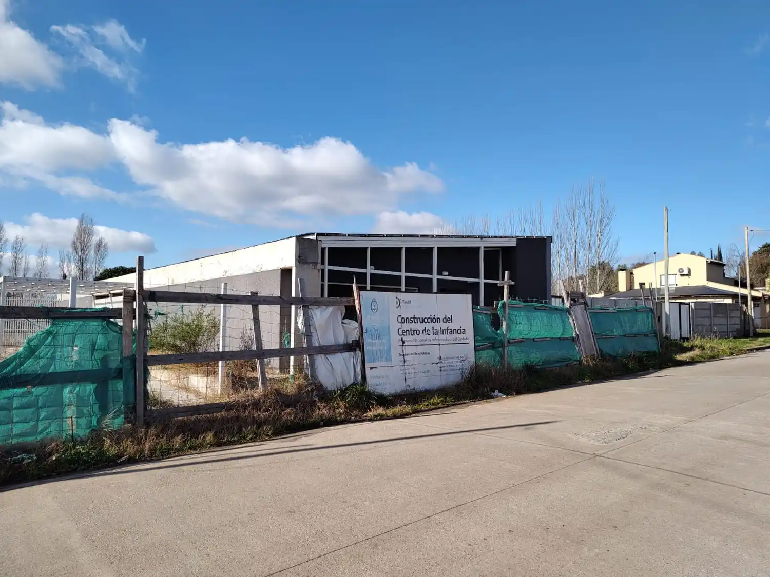 La construcción se realiza en un predio aportado por el Municipio